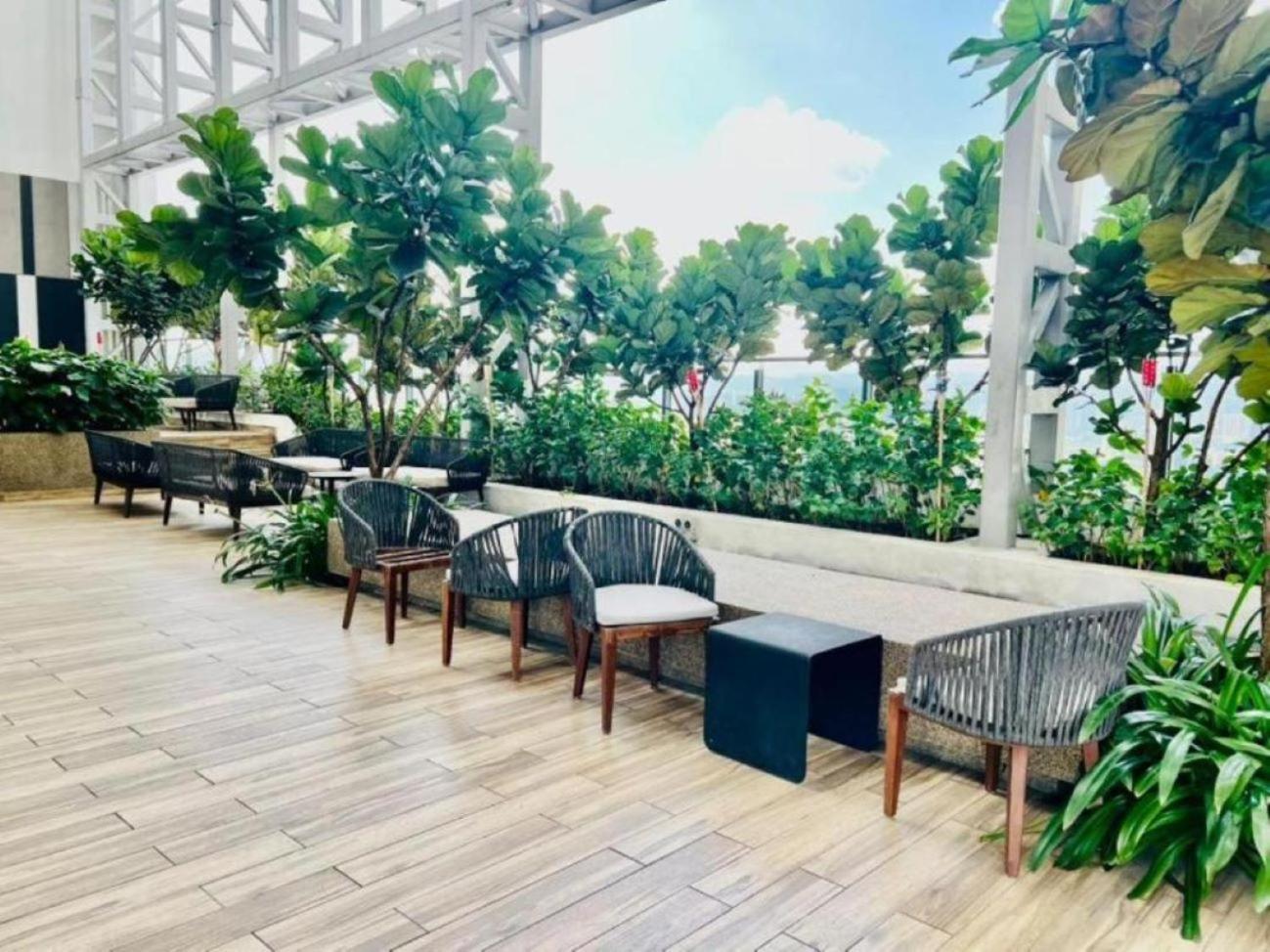 The Luxe Colony Klcc By Sky Pool Apartment กัวลาลัมเปอร์ ภายนอก รูปภาพ