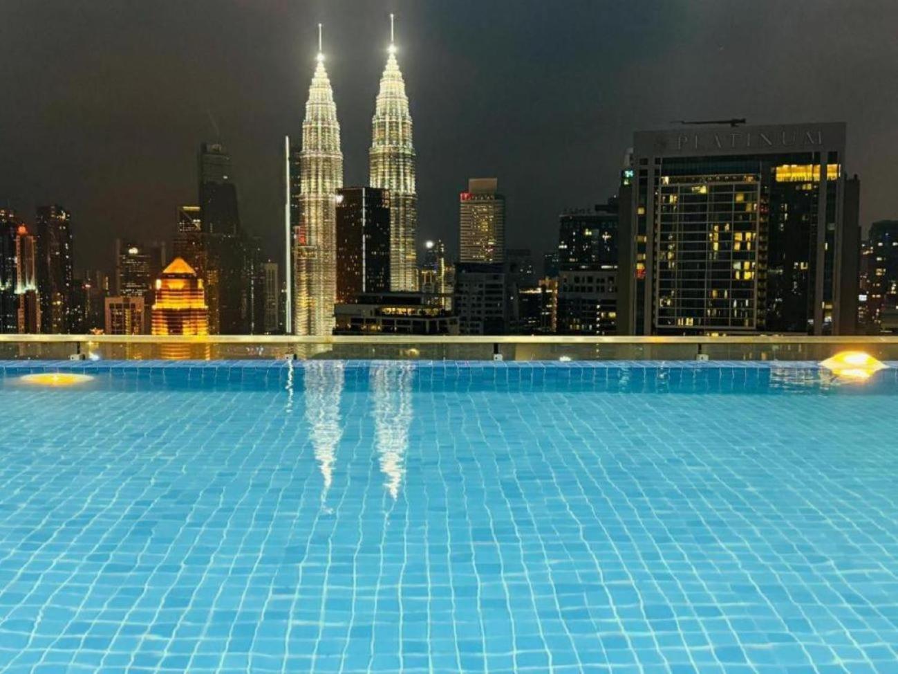The Luxe Colony Klcc By Sky Pool Apartment กัวลาลัมเปอร์ ภายนอก รูปภาพ