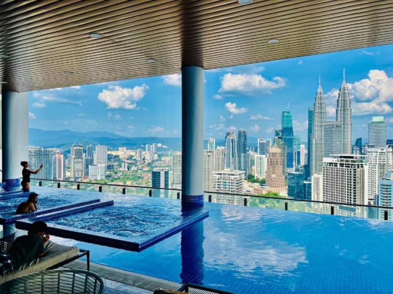 The Luxe Colony Klcc By Sky Pool Apartment กัวลาลัมเปอร์ ภายนอก รูปภาพ