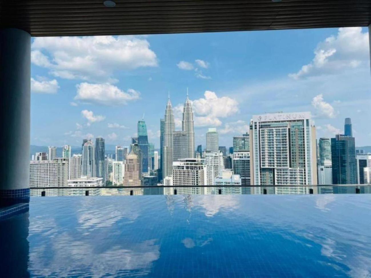 The Luxe Colony Klcc By Sky Pool Apartment กัวลาลัมเปอร์ ภายนอก รูปภาพ