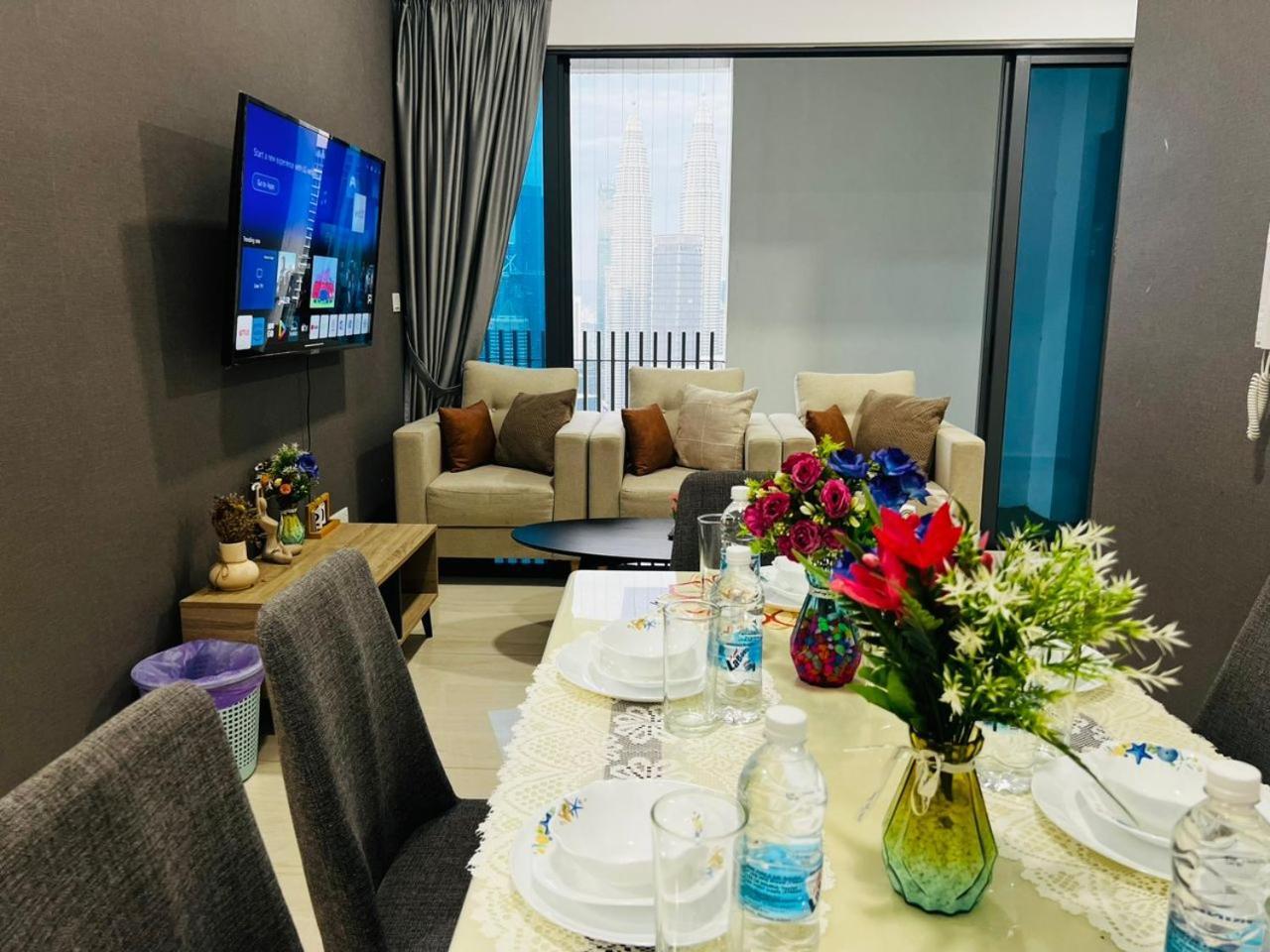 The Luxe Colony Klcc By Sky Pool Apartment กัวลาลัมเปอร์ ภายนอก รูปภาพ