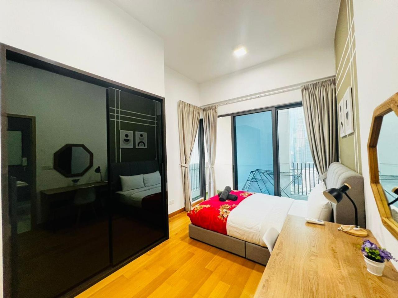 The Luxe Colony Klcc By Sky Pool Apartment กัวลาลัมเปอร์ ภายนอก รูปภาพ