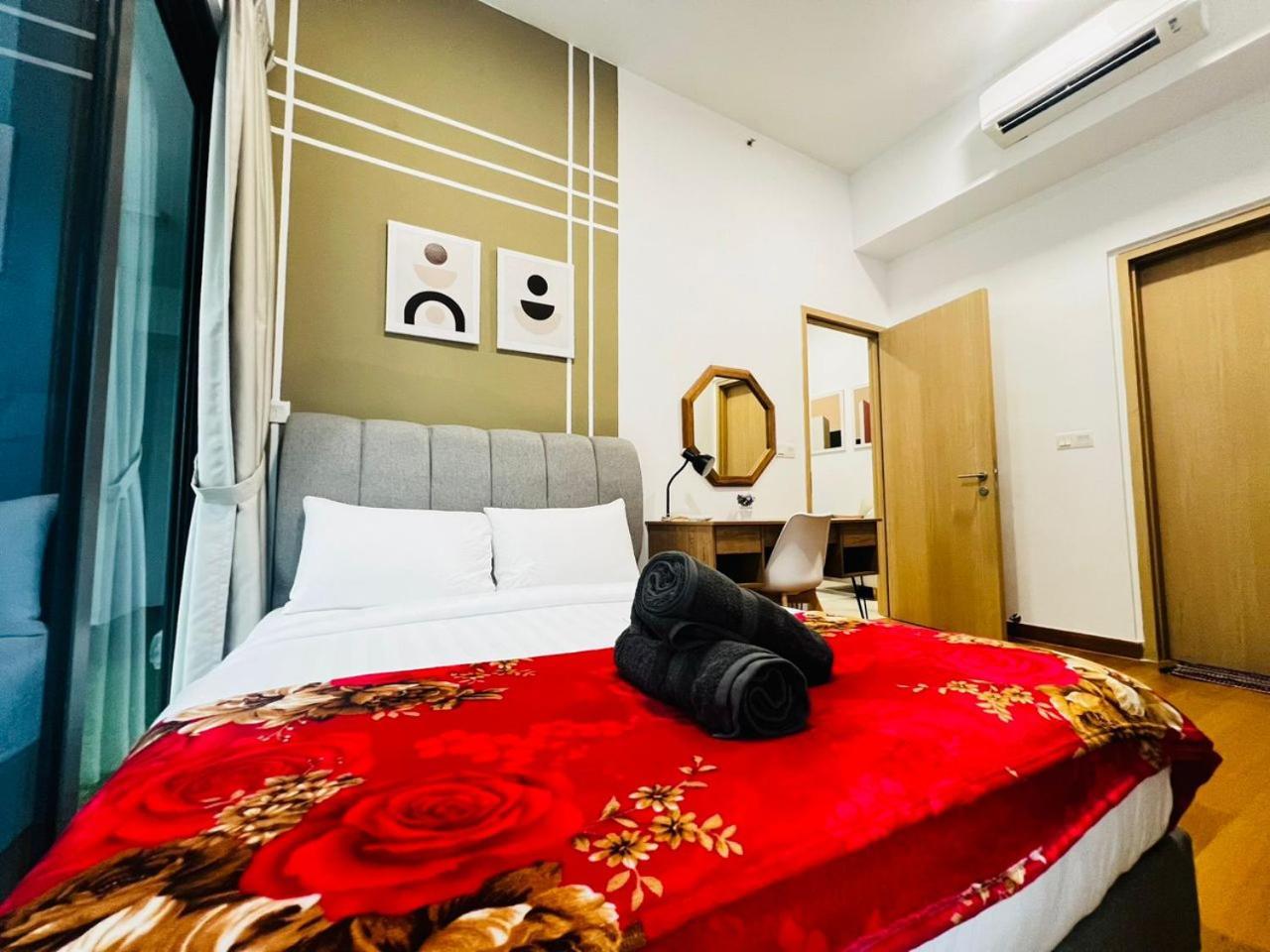 The Luxe Colony Klcc By Sky Pool Apartment กัวลาลัมเปอร์ ภายนอก รูปภาพ