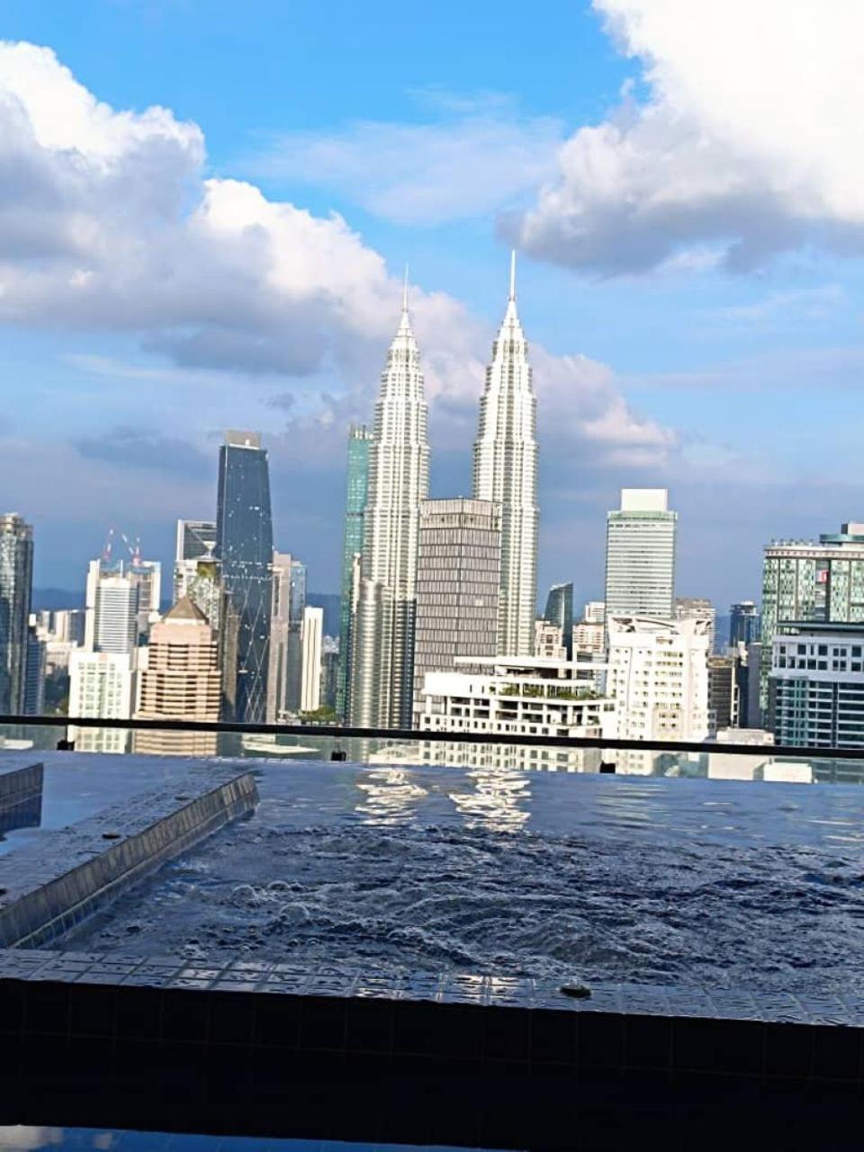 The Luxe Colony Klcc By Sky Pool Apartment กัวลาลัมเปอร์ ภายนอก รูปภาพ
