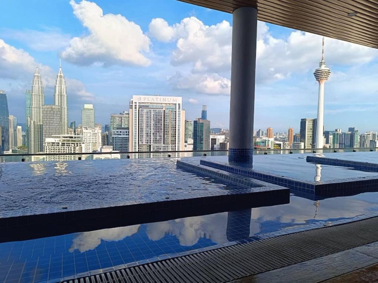 The Luxe Colony Klcc By Sky Pool Apartment กัวลาลัมเปอร์ ภายนอก รูปภาพ