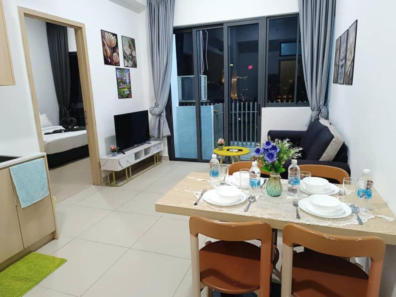 The Luxe Colony Klcc By Sky Pool Apartment กัวลาลัมเปอร์ ภายนอก รูปภาพ